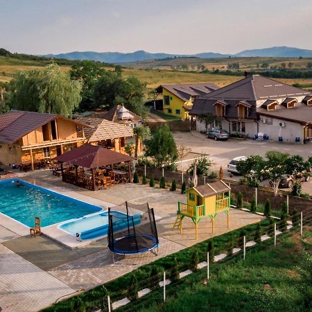 Complex Stefanesti Hotel Bozovici ภายนอก รูปภาพ