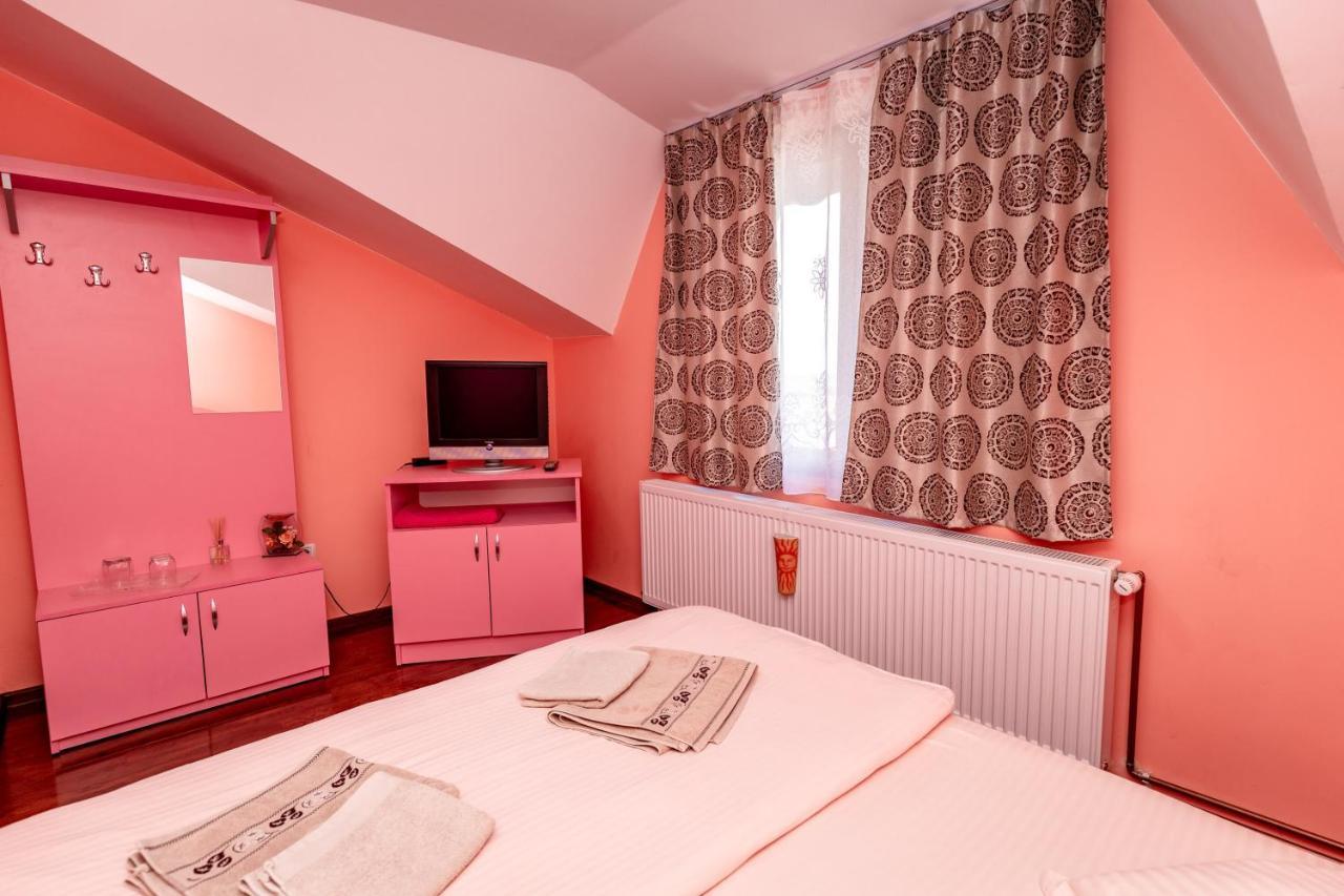 Complex Stefanesti Hotel Bozovici ภายนอก รูปภาพ